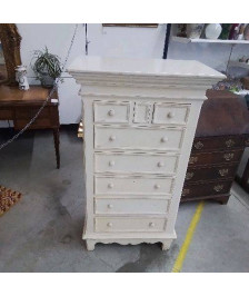 CHIFFONNIER CORNER