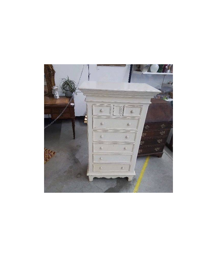 CHIFFONNIER CORNER