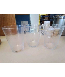 LOT DE 3 VERRES A JUS