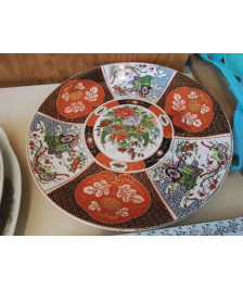 PLAT EN PORCELAINE 