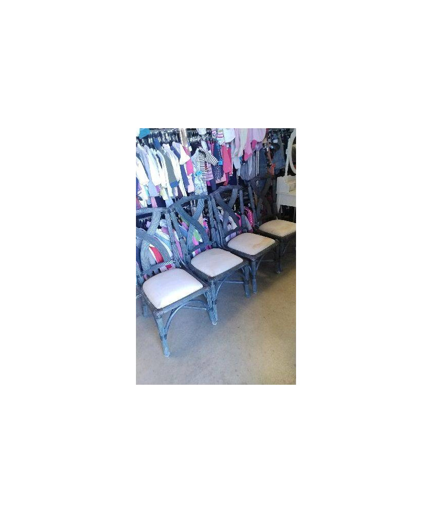 CHAISE ROTIN ASSISE EN LETAT 