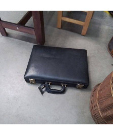 ATTACHÉ CASE