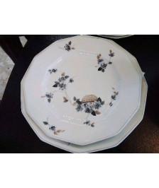 PLAT EN PORCELAINE 