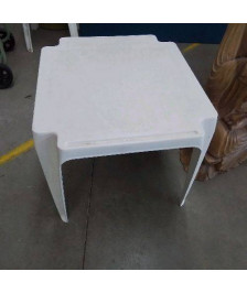 TABLE PLASTIQUE 