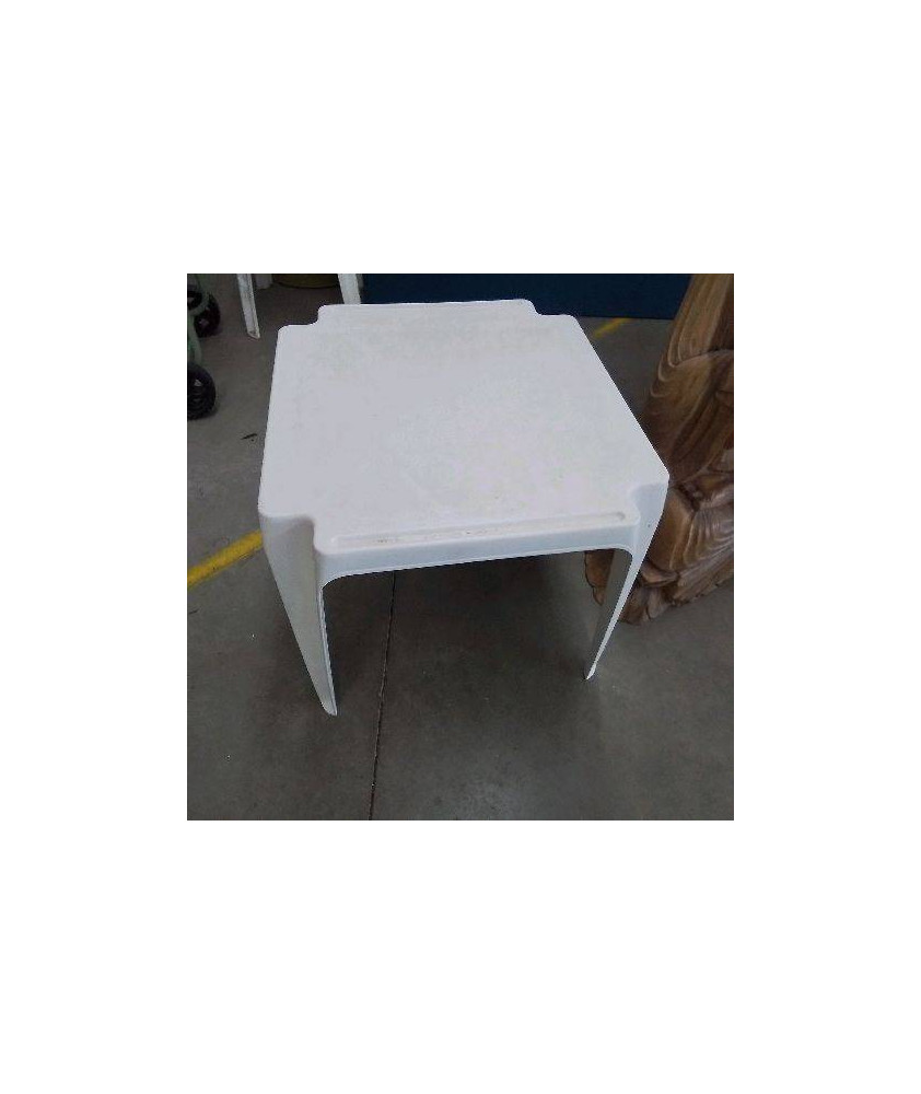 TABLE PLASTIQUE 