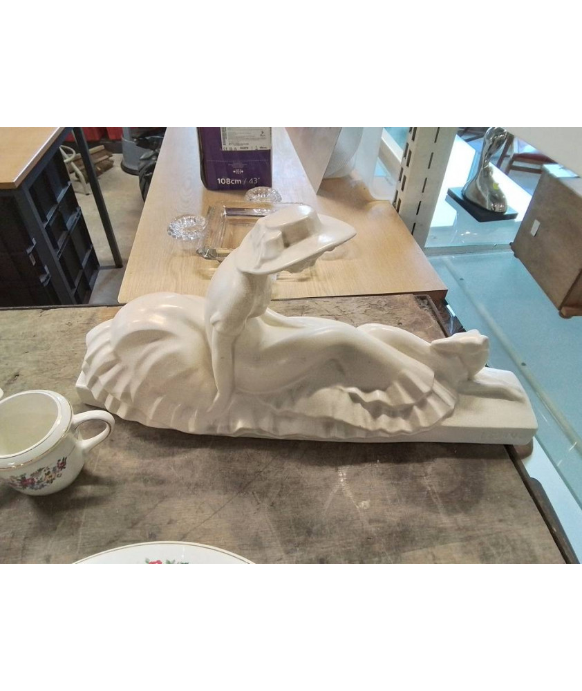 SCULPTURE ART DÉCO FEMME AU LEVRIER LEJAN 