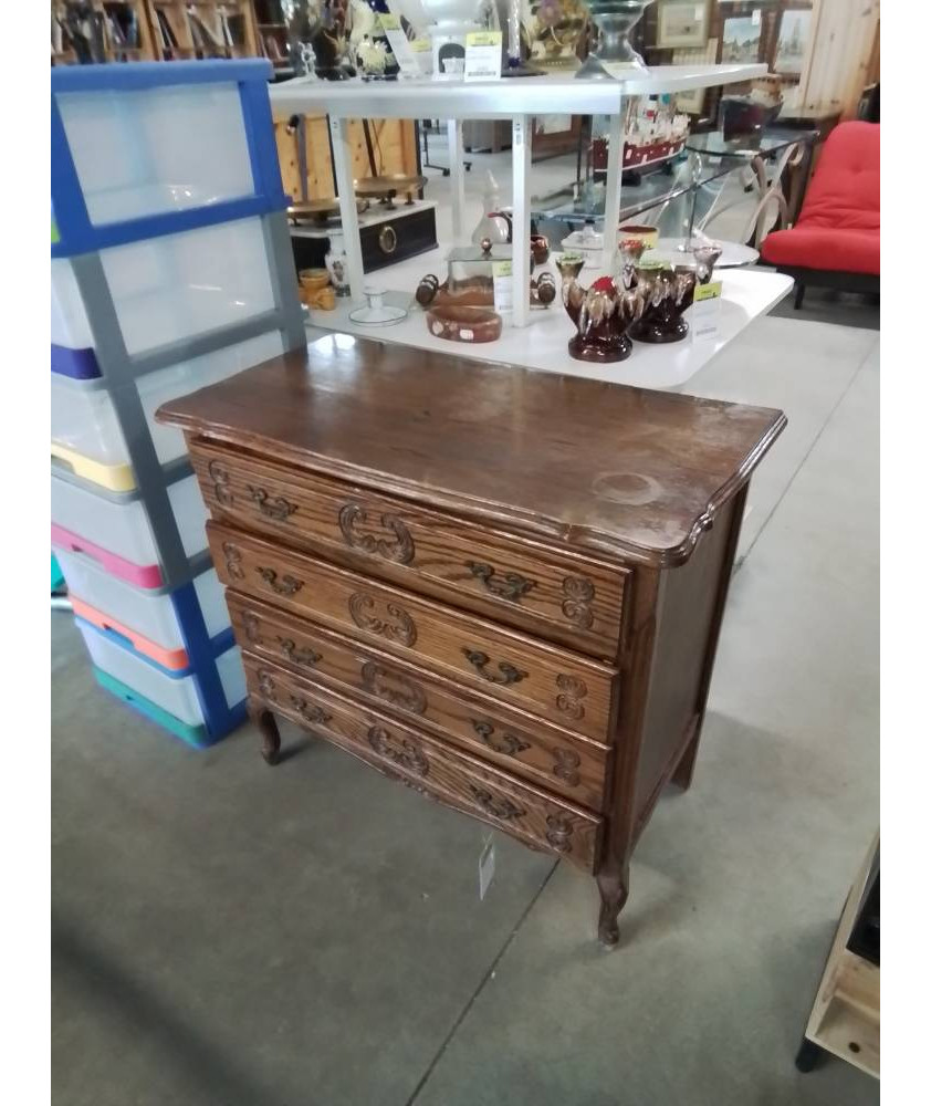 COMMODE CHANTOURNÉ 4 TIROIRS PIEDS CAMBRÉS STYLE RÉGENCE COQUILLE COMMODE CHANTOURNÉ 4 TIROIRS PIEDS CAMBRÉS STYLE RÉGENCE COQUILLE