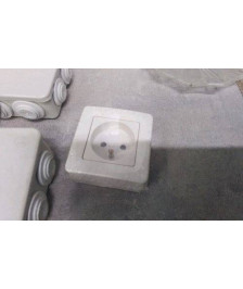 PRISE ELECTRIQUE 