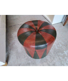 POUF EN CUIR