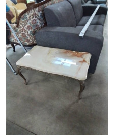 TABLE BASSE RECTANGULAIRE PIÈTEMENT MÉTAL DORÉ PLATEAU MARBRE ECRU STYLE RÉGENCE 