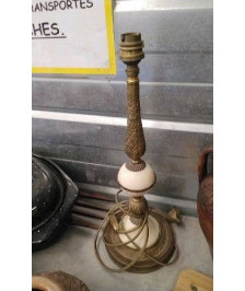 PIED DE LAMPE 