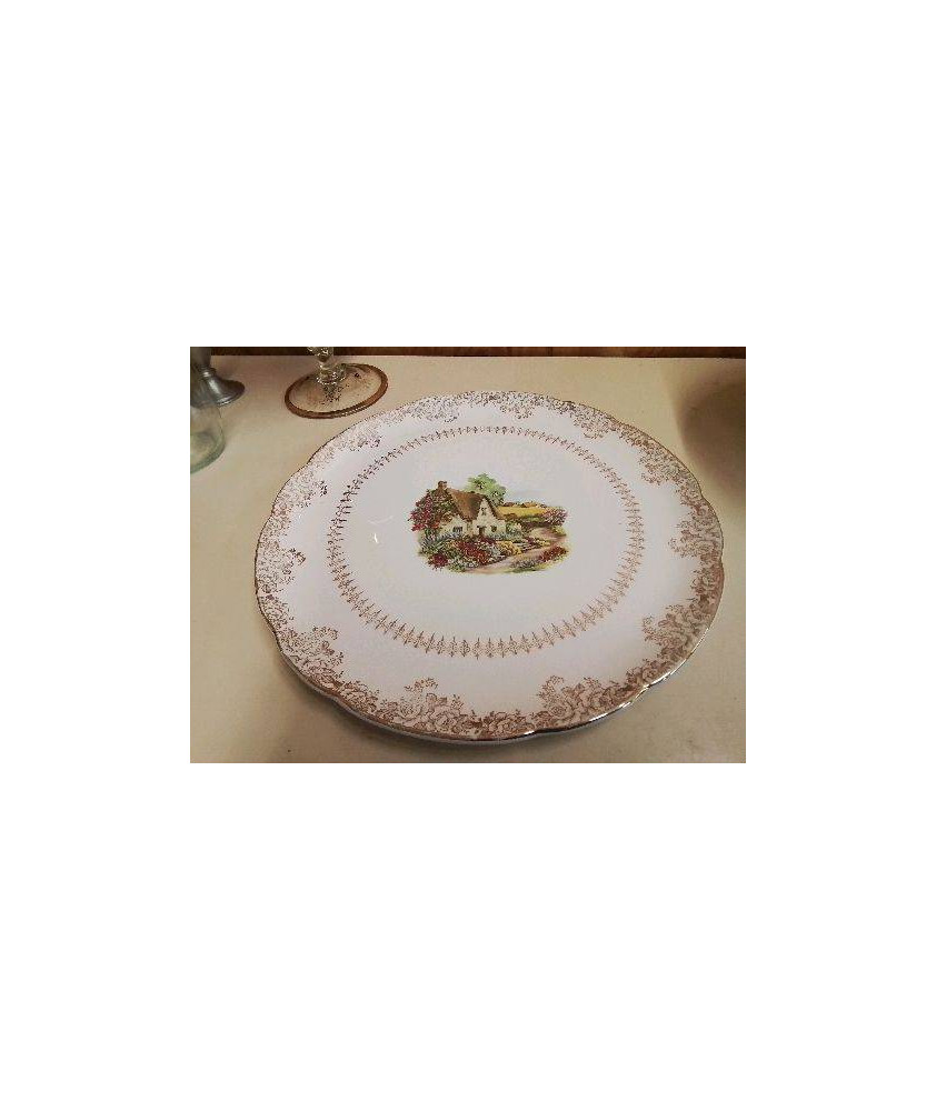PLAT EN PORCELAINE 