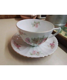 TASSE A THE AVEC SOUCOUPE 
