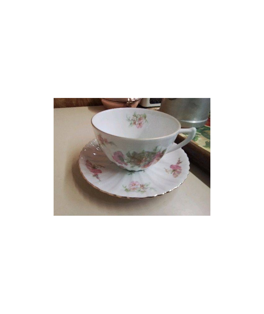 TASSE A THE AVEC SOUCOUPE 