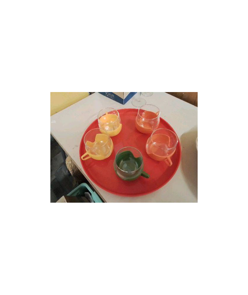 LOT DE 5 TASSES AVEC PLATEAU 