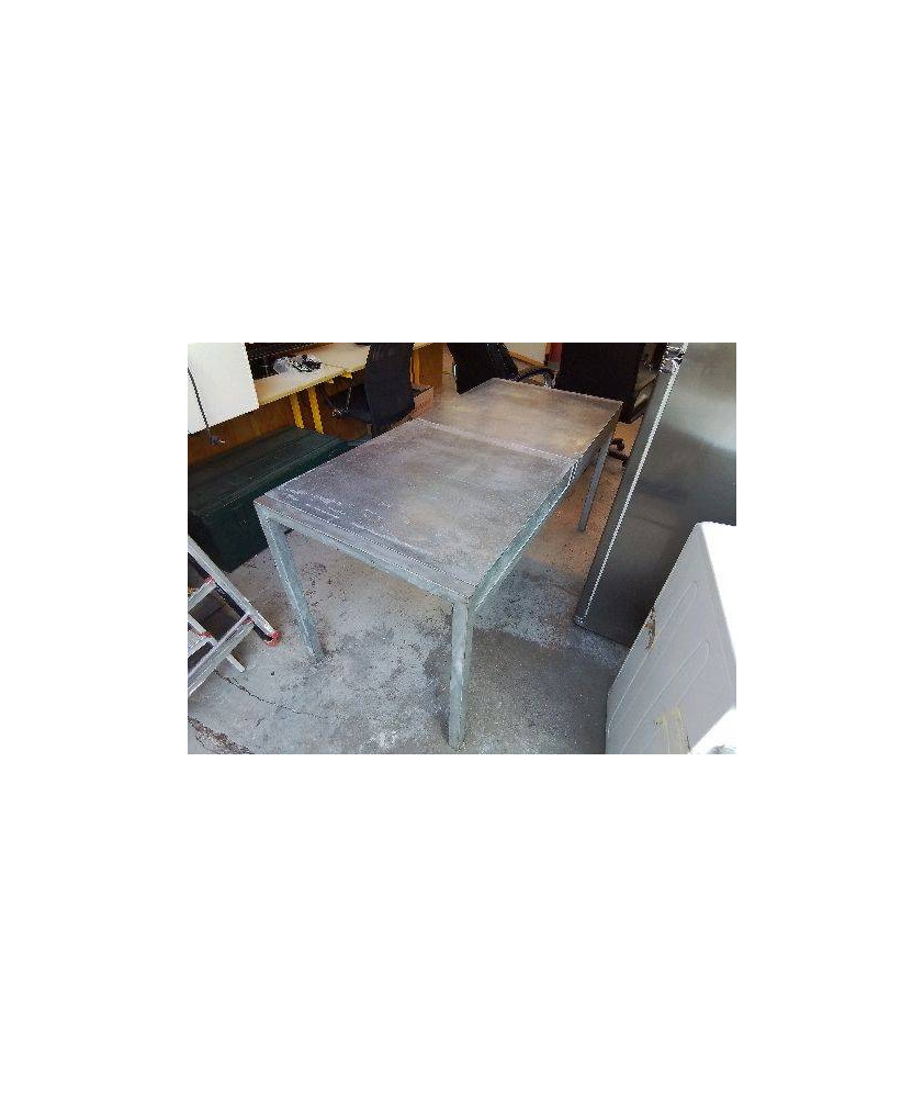 GRANDE TABLE EN ZINC