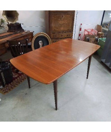 TABLE SCANDINAVE 