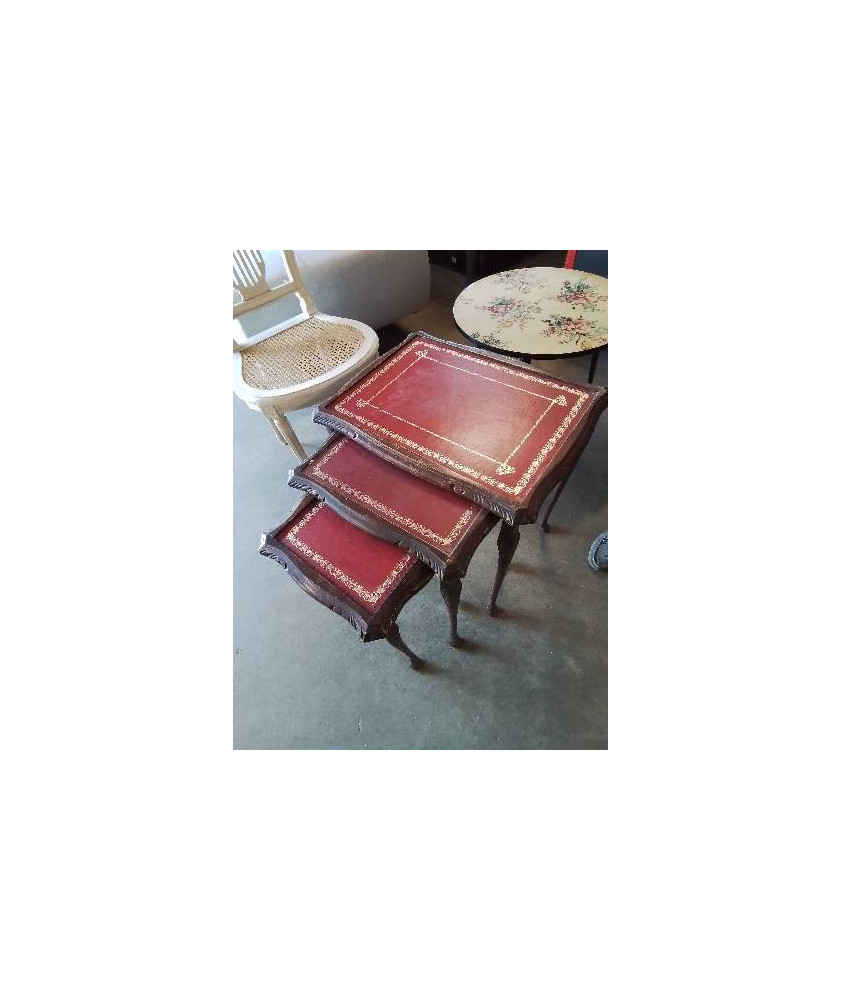 3 TABLES BASSES GIGOGNES STYLE ANGLE BOIS DESSUS CUIR ROUGE LISERÉ DORÉ 3 TABLES BASSES GIGOGNES STYLE ANGLE BOIS DESSUS CUIR ROUGE LISERÉ DORÉ
