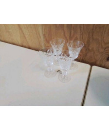 LOT 4 VERRES A PIED GRAVE EN VERRE