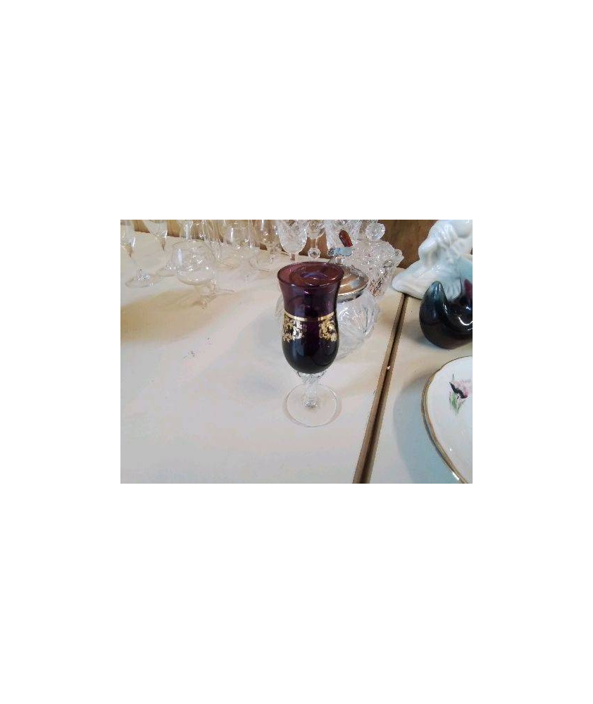 PETIT VERRE A PIED 