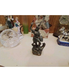 STATUETTE