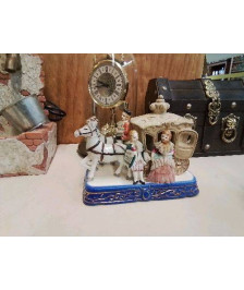 STATUETTE 