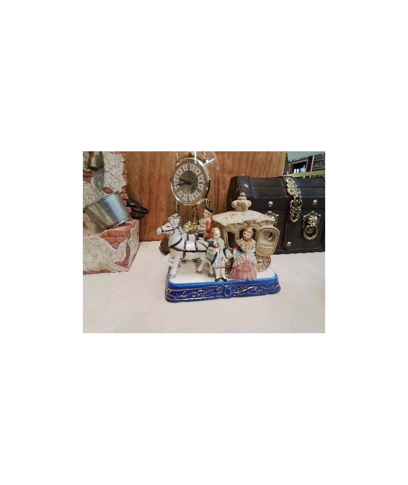 STATUETTE 