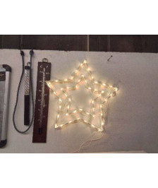 ÉTOILE LUMINEUSE 