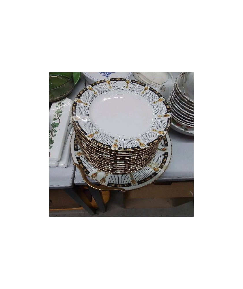 LOT VAISSELLE 13 PIECES 