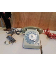 TÉLÉPHONE À CADRAN