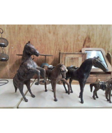 CHEVAL EN CUIR 