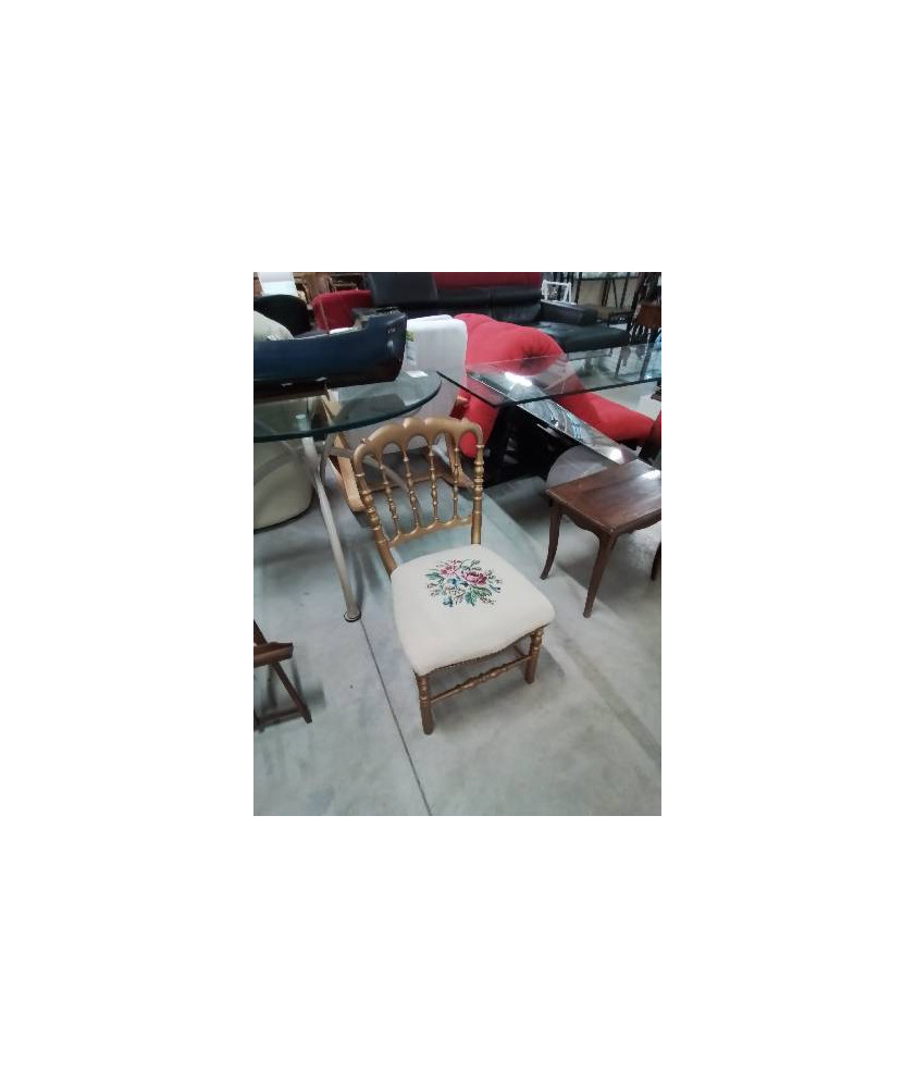 CHAISE BASSE  BOIS DORÉ ASSISE ECRU A FLEUR NAPOLÉON III 