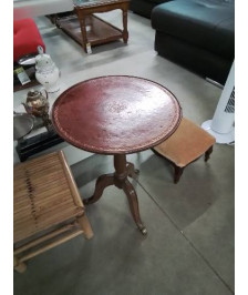 GUERIDON RONDE TRIPODE BOIS PLATEAU GAINÉ CUIR ROUGE LISERÉ DORÉ 