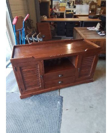 MEUBLE TV BOIS EXOTIQUE 2 PORTES AJOURÉES 1 NICHE 2 TIROIRS MAISON DU MONDE