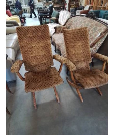 FAUTEUIL POLY X PAR POLYCONFORT BOIS ASSISE ET DOSSIER CAPITONNÉ VELOURS OCRE ANNÉES 70