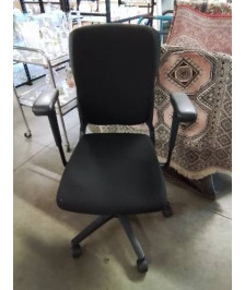 FAUTEUIL DE BUREAU A ROULETTES RÉSINE ET TISSU NOIR 