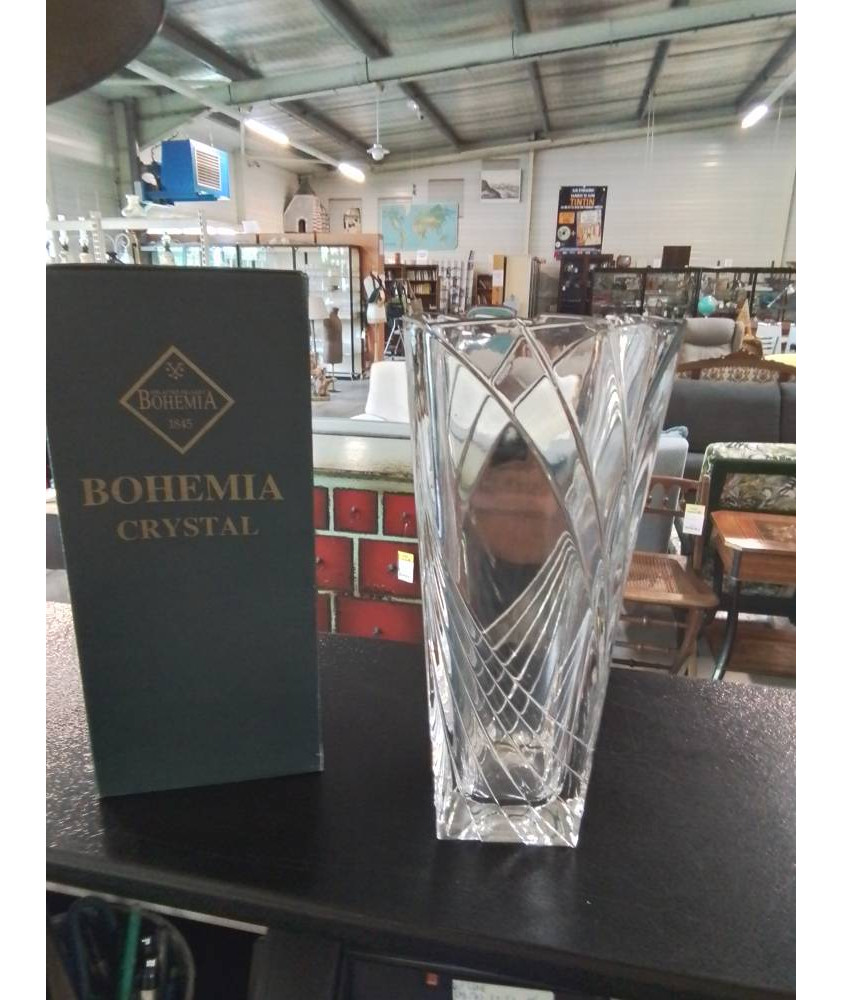 VASE CRISTAL DE BOHEME JIHLAVSHE SKLARNY 29.5 CM EN L\'ÉTAT 