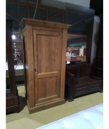 HOMME DEBOUT CHENE MASSIF 