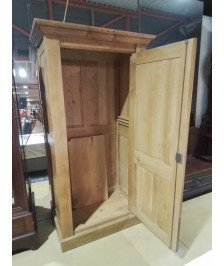 HOMME DEBOUT CHENE MASSIF 