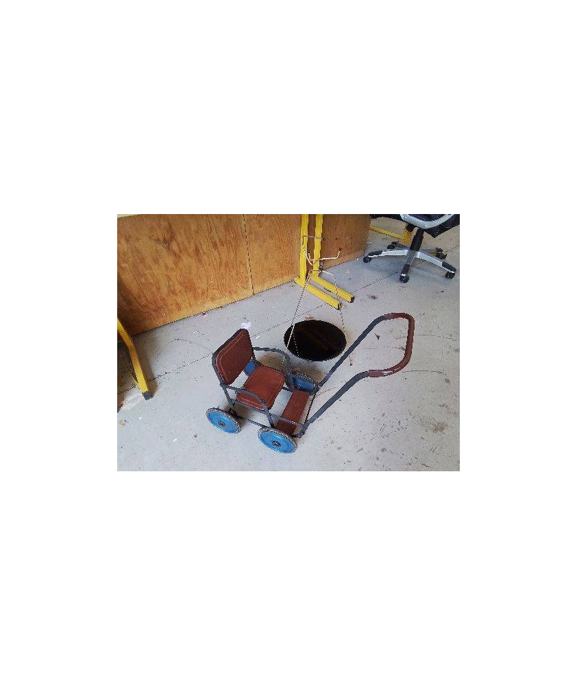 PETITE POUSSETTE ANNÉE 50 