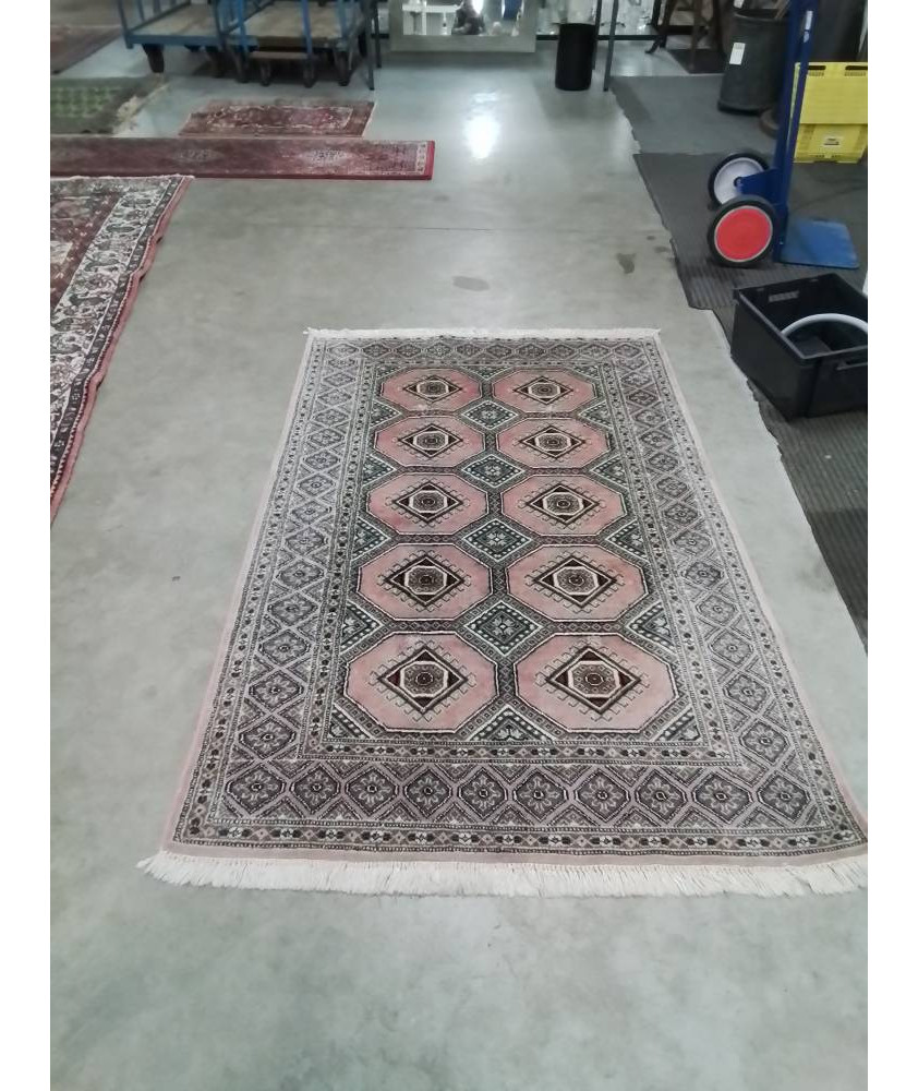 TAPIS LAINE FAIT MAIN PAKISTAN ROSE ROUGE GRIS122X185 TAPIS LAINE FAIT MAIN PAKISTAN ROSE ROUGE GRIS122X185