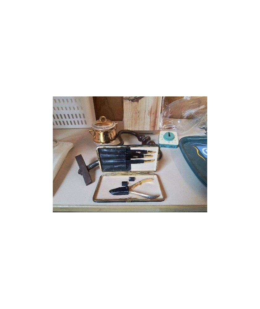 TROUSSE DE MANUCURE 