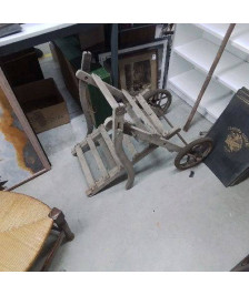 CHARIOT A ROULETTE EN BOIS 