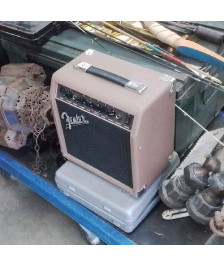 AMPLIE DE GUITARE FENDER 