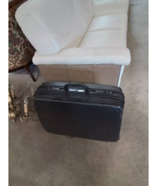 VALISE COQUE NOIR SANS CLE