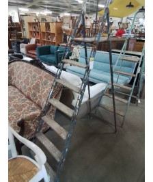 ESCABEAU MÉTAL BLEU A TABLETTE 7 MARCHES BOIS 