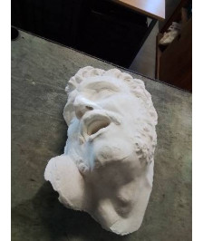 BUSTE D’ATELIER PLATRE A L ANTIQUE 