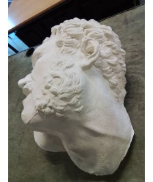 BUSTE D’ATELIER PLATRE A L ANTIQUE 