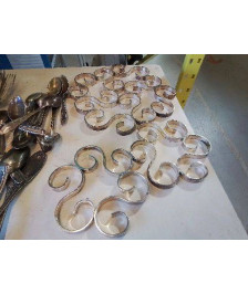 LOT DE 3 DESSOUS DE PLAT EN METAL ARGENTÉ 