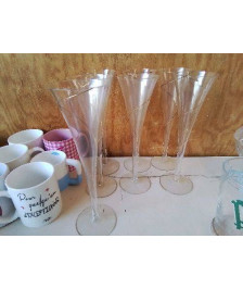 LOT DE 7 FLUTES A CHAMPAGNE 